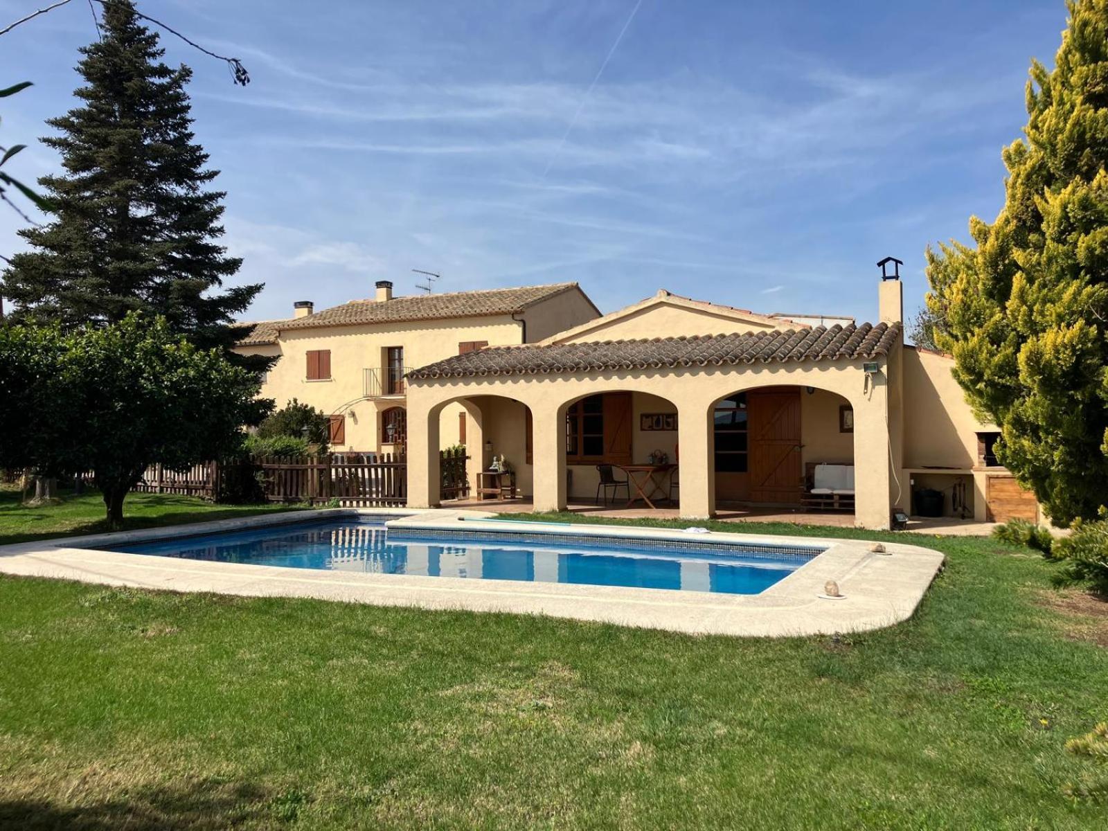 Apartment With Private Pool And Garden San Martín Sarroca المظهر الخارجي الصورة